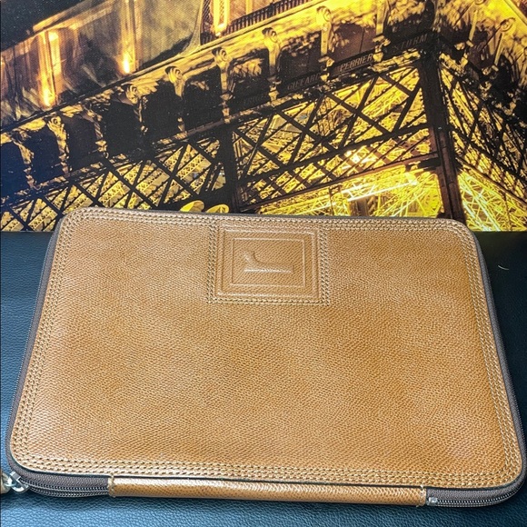 Sophisticated Tan Leather Laptop Bag - Picture 1 of 10